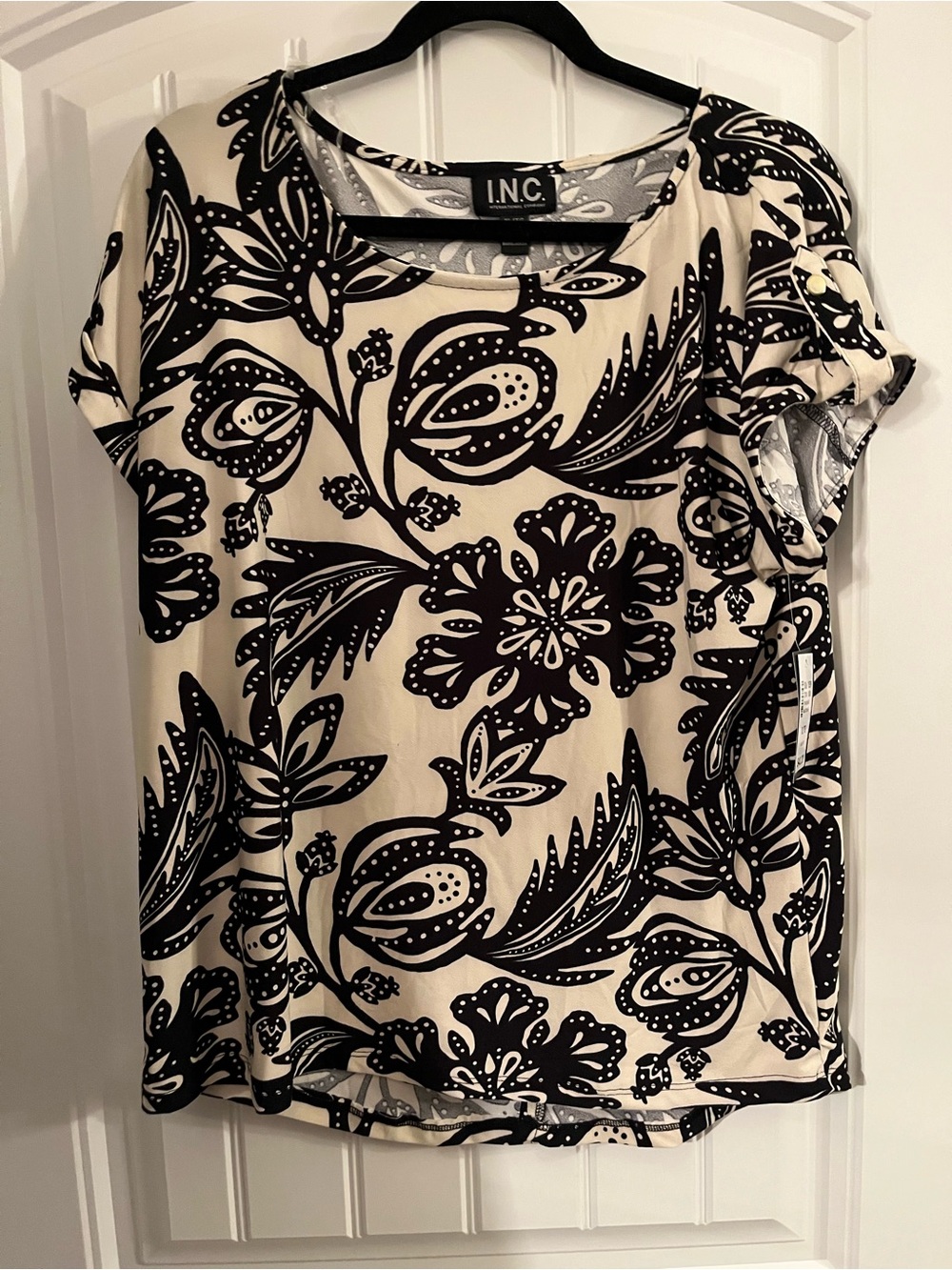 Fairweather Cream & Black Floral Short Sleeve Top—Size XL